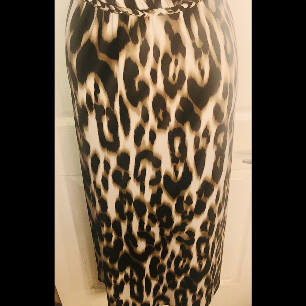 PLUS SIZE ANIMAL PRINT MAXI DRESS - Picture 4 of 5